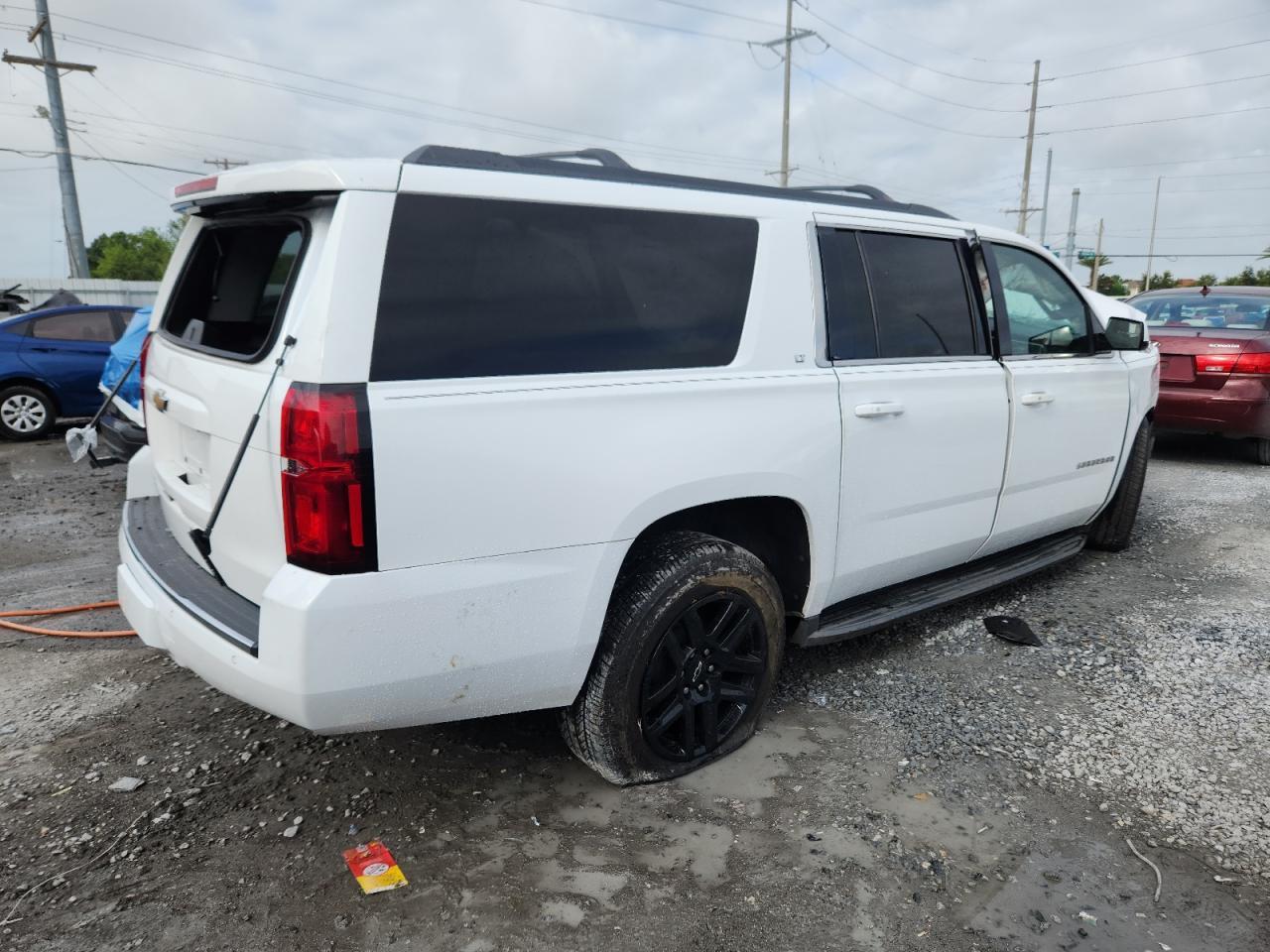 2016 Chevrolet Suburban K1500 Lt - Image 3