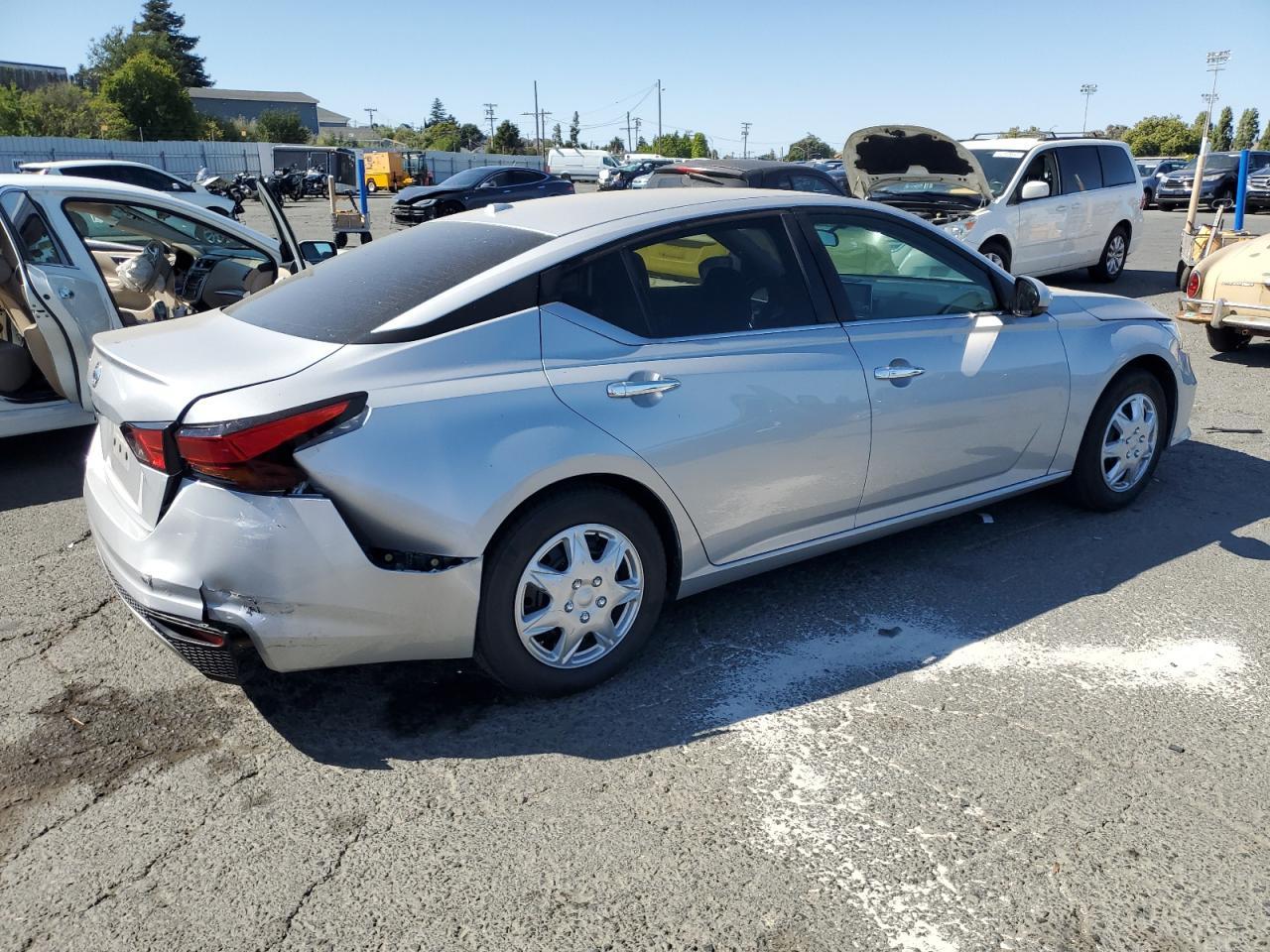 2020 Nissan Altima S - Image 3