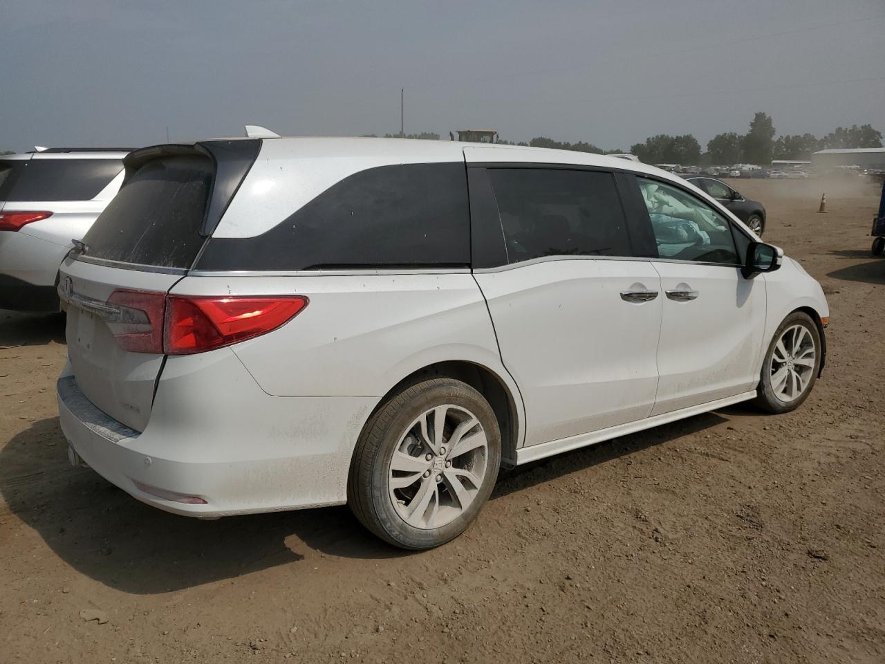 2023 Honda Odyssey Touring - Фото 3