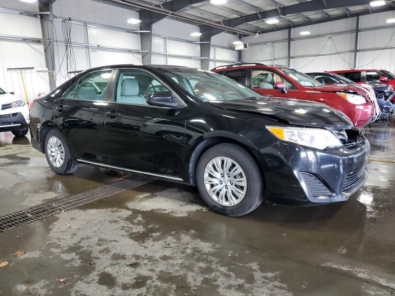 2013 Toyota Camry L - Фото 4