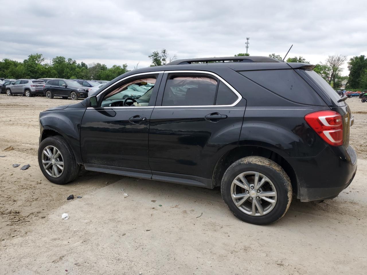 2017 Chevrolet Equinox Lt - Image 2