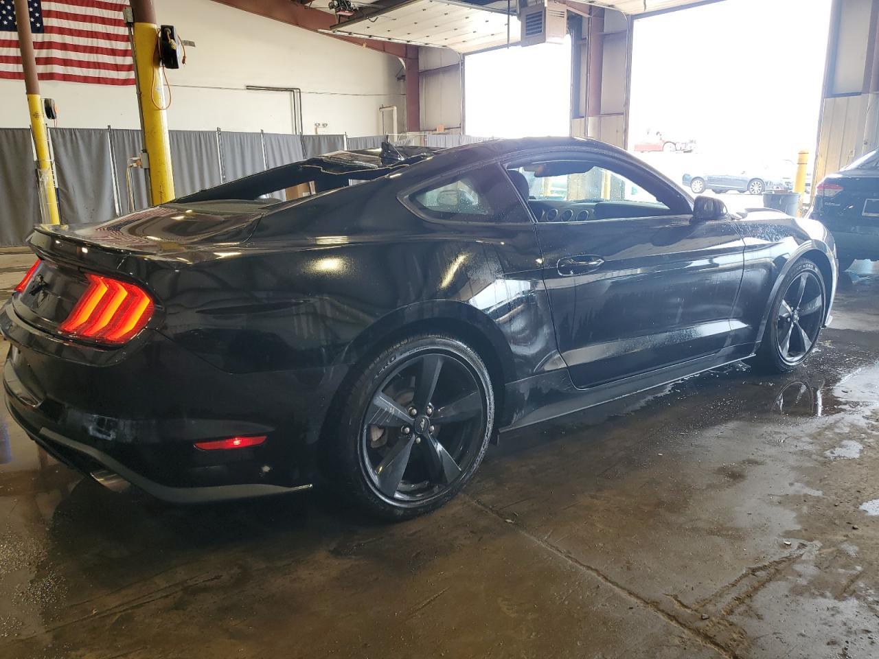 2022 Ford Mustang - Фото 3