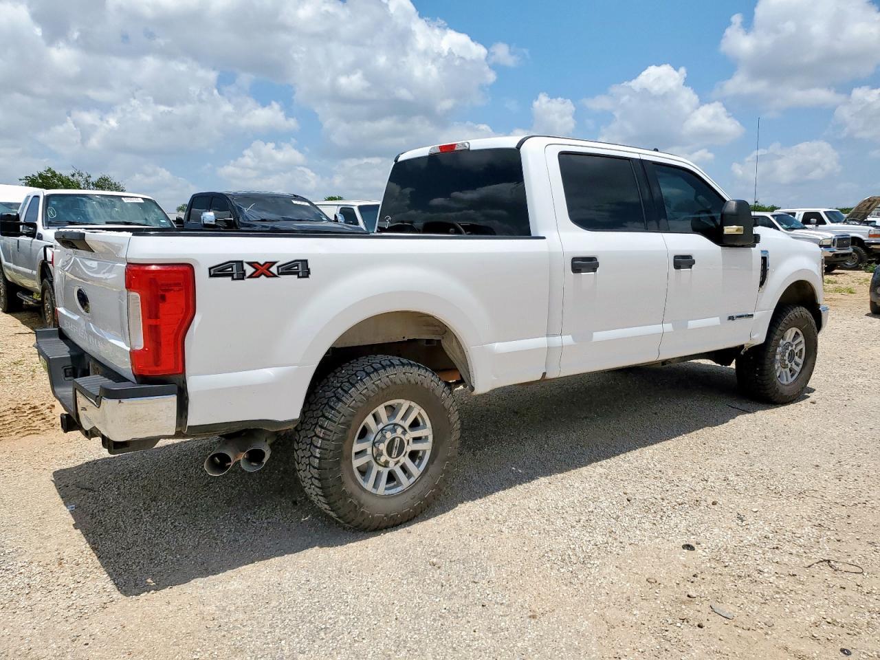 2019 Ford F250 Super Duty - Фото 3