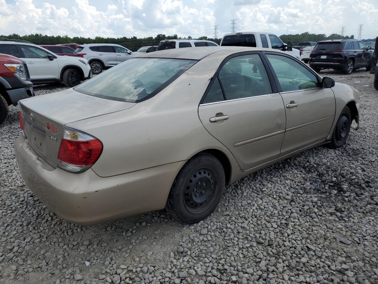 2005 Toyota Camry Le - Image 3
