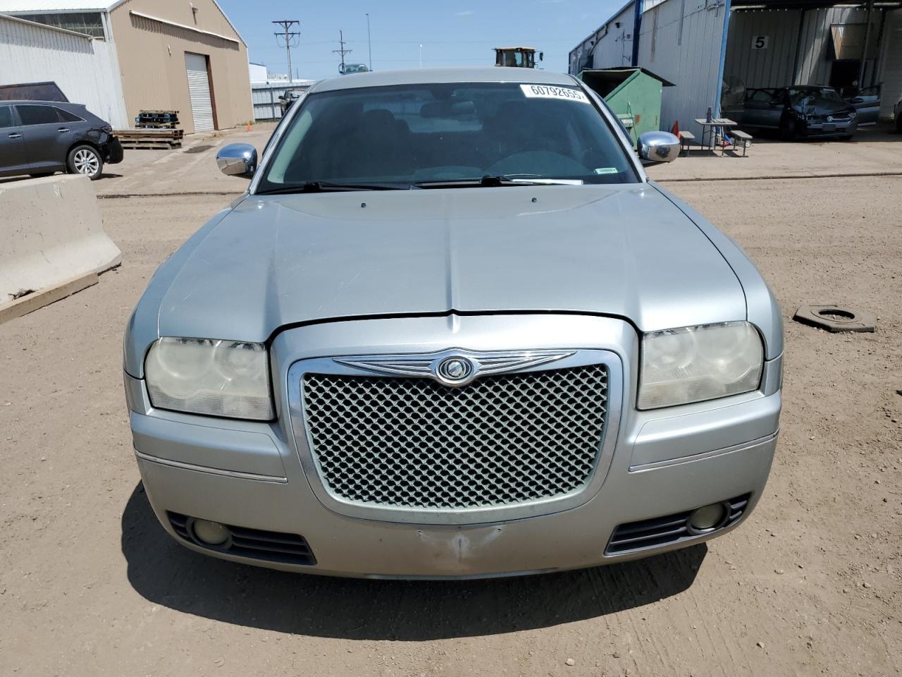2006 Chrysler 300 Touring - Image 5