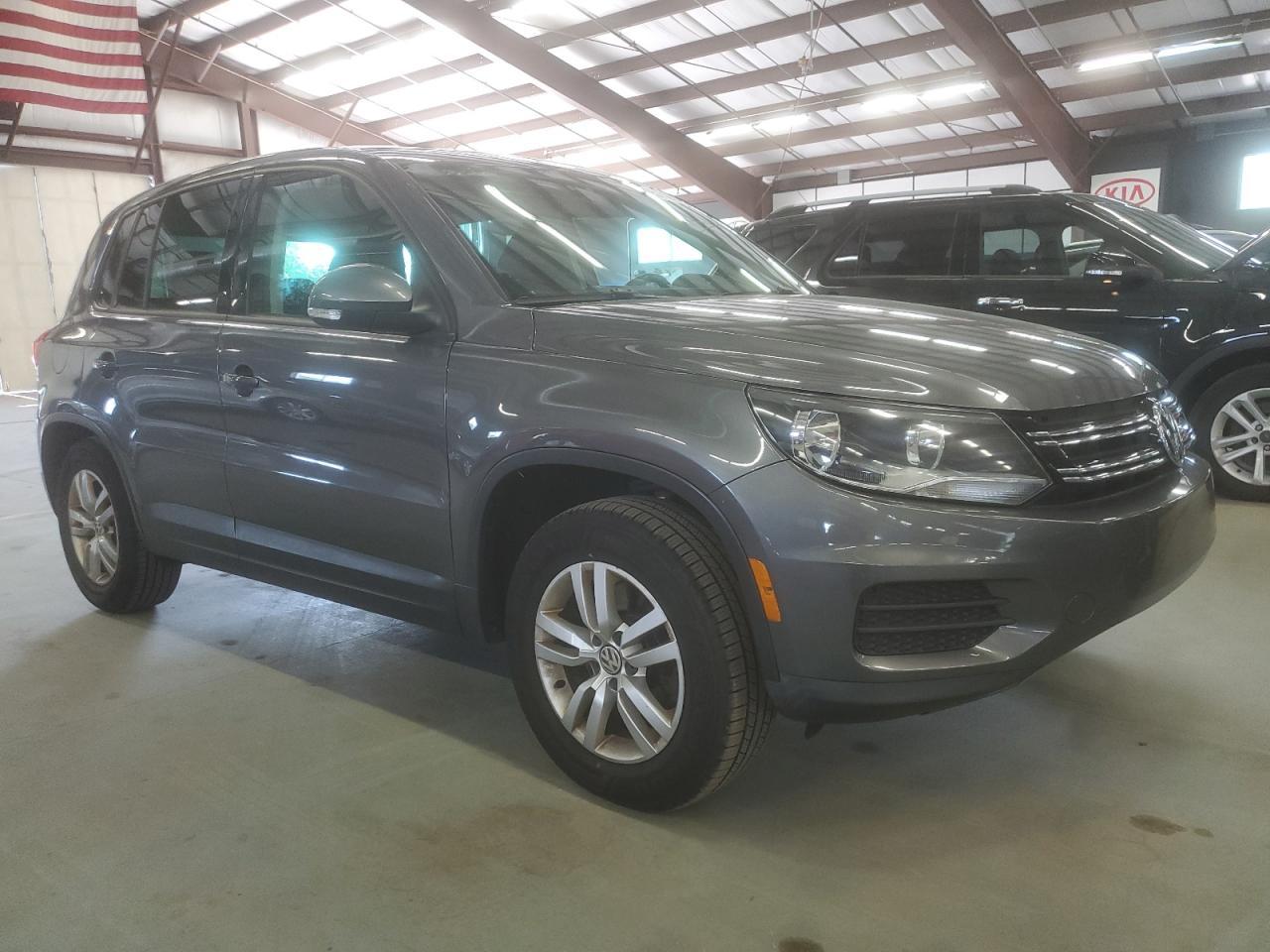 2013 Volkswagen Tiguan S - Image 4