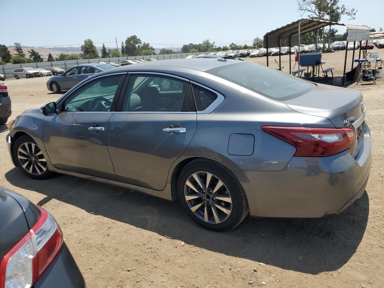 2017 Nissan Altima 2.5 - Image 2