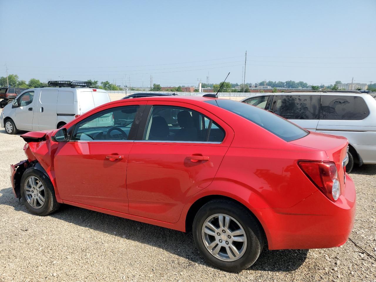 2015 Chevrolet Sonic Lt - Фото 2