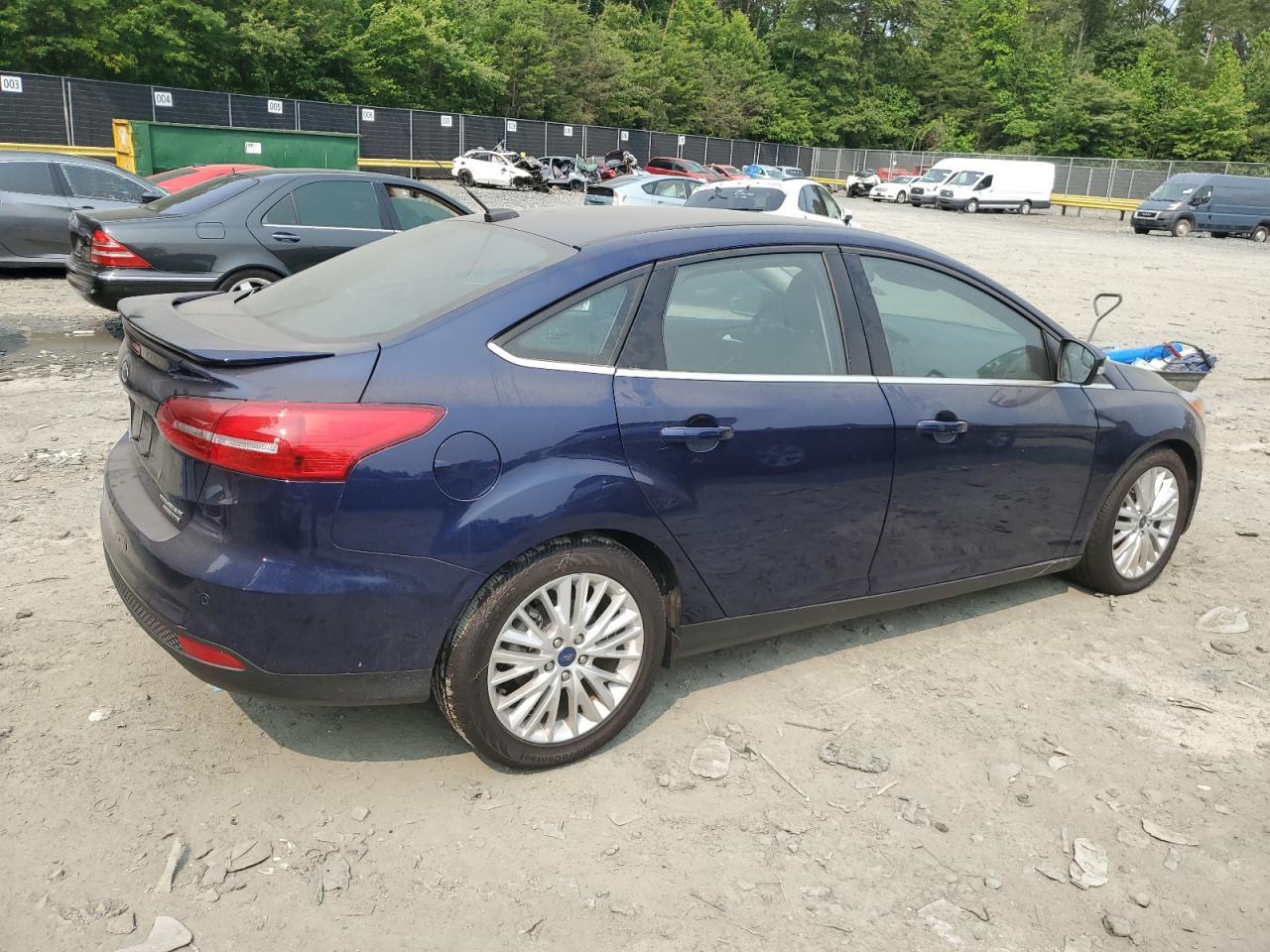 2017 Ford Focus Titanium - Фото 3