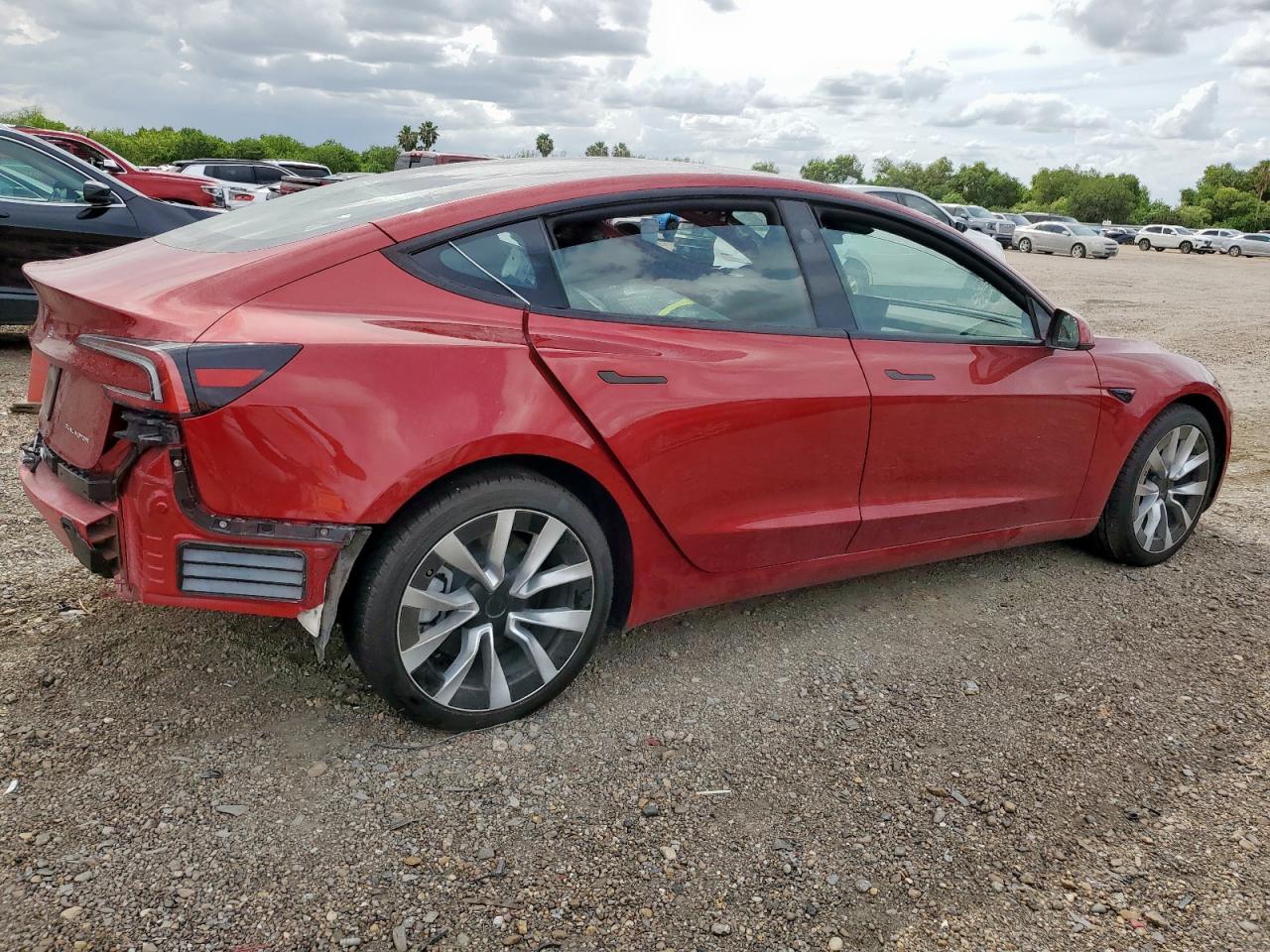 2024 Tesla Model 3 - Фото 3