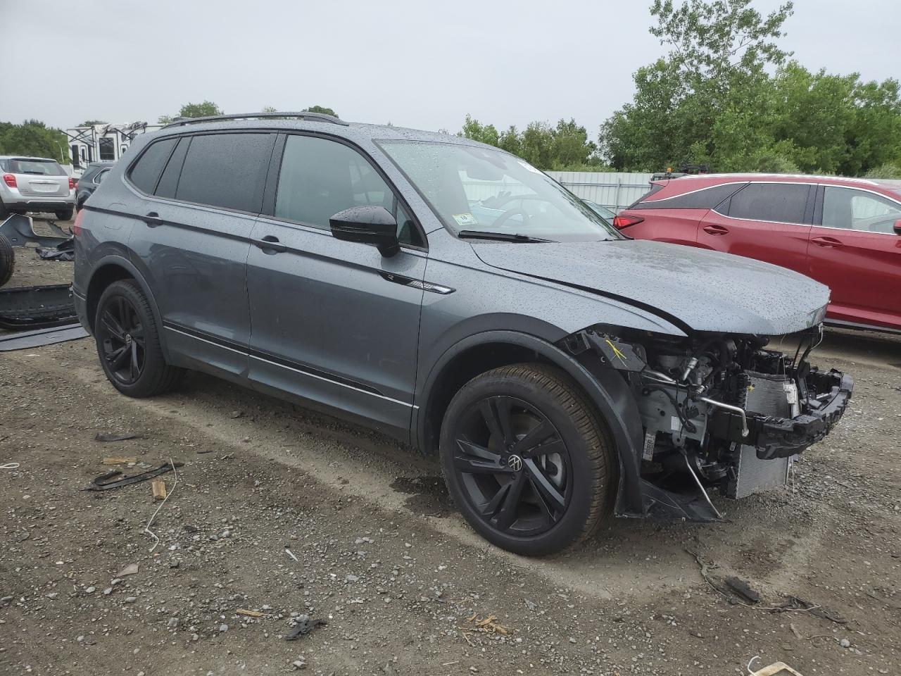 2024 Volkswagen Tiguan Se R-Line Black - Image 4