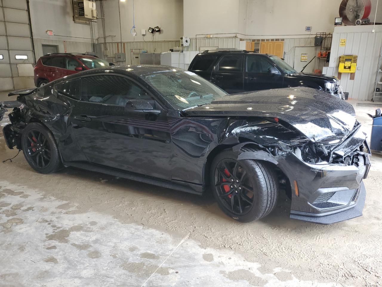 2025 Ford Mustang - Image 4