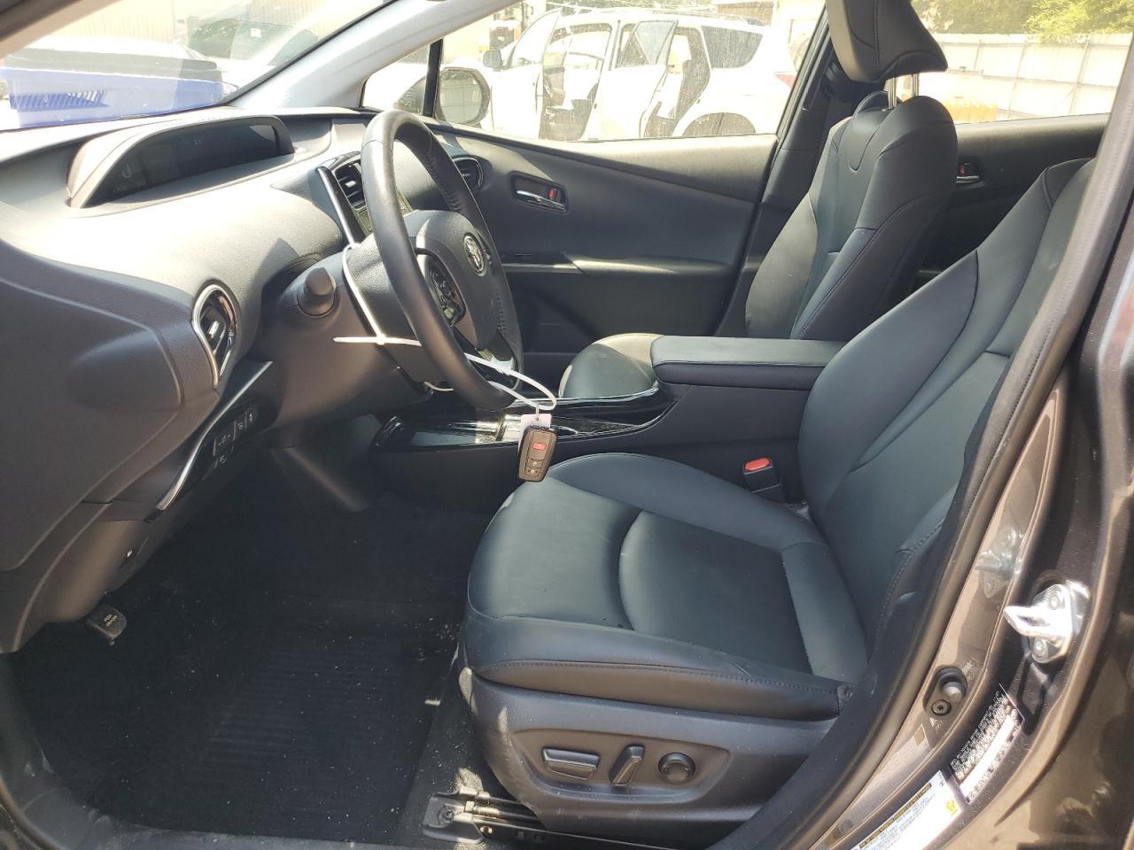 2022 Toyota Prius Night Shade - Image 7