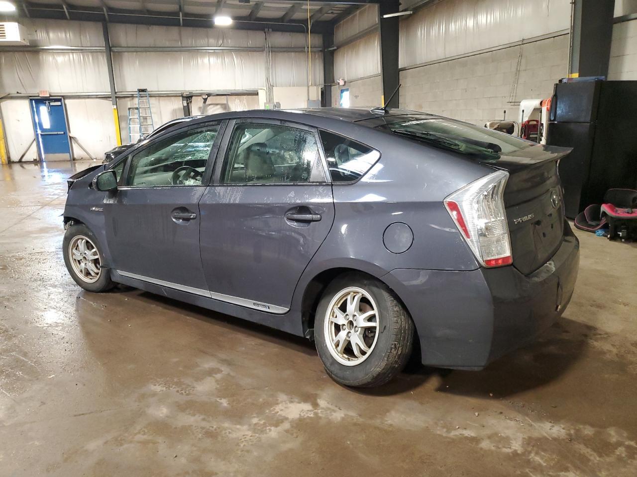 2011 Toyota Prius - Фото 2