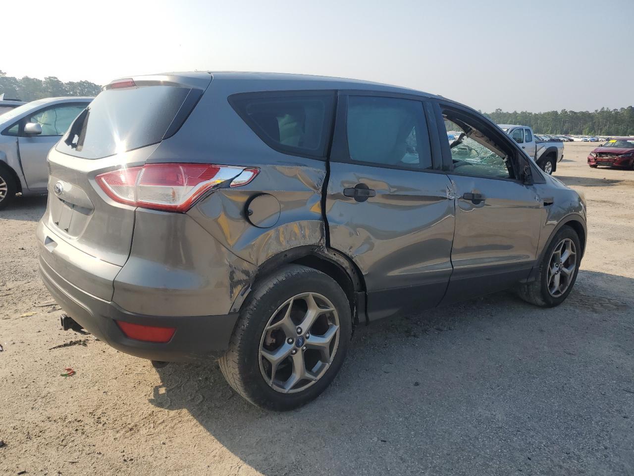 2014 Ford Escape S - Image 3