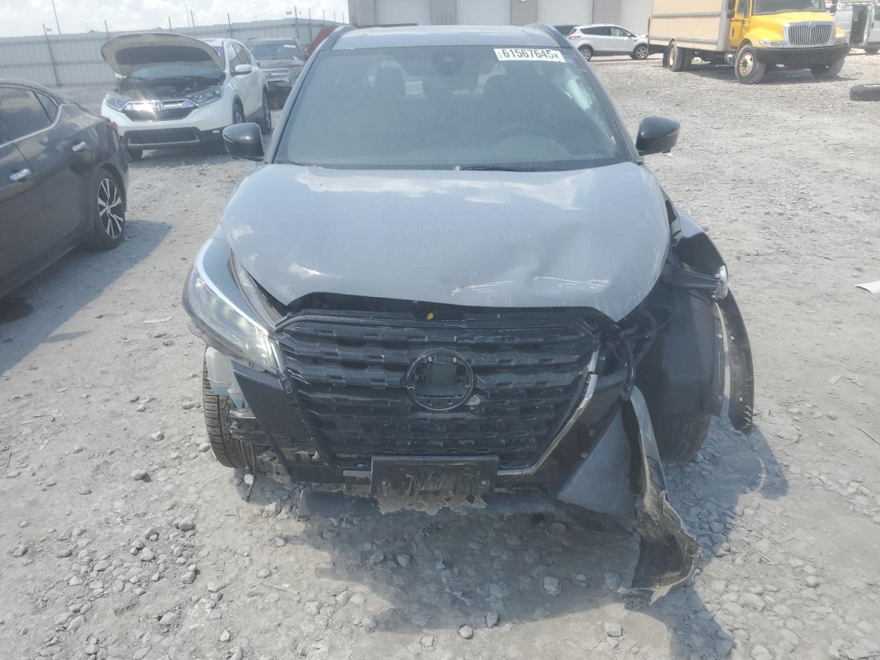 2023 Nissan Kicks Sr - Image 5