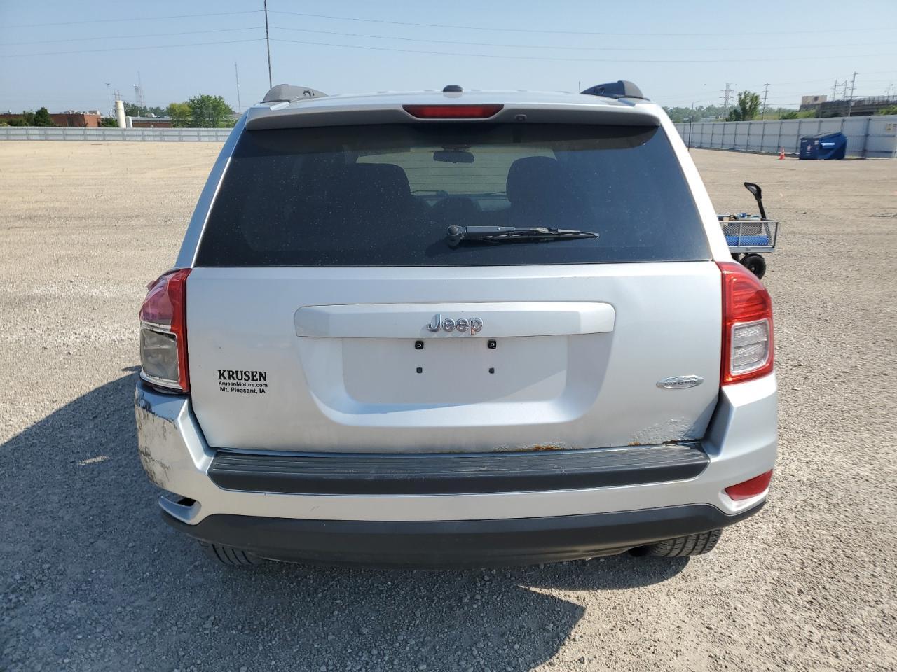 2013 Jeep Compass Latitude - Image 6