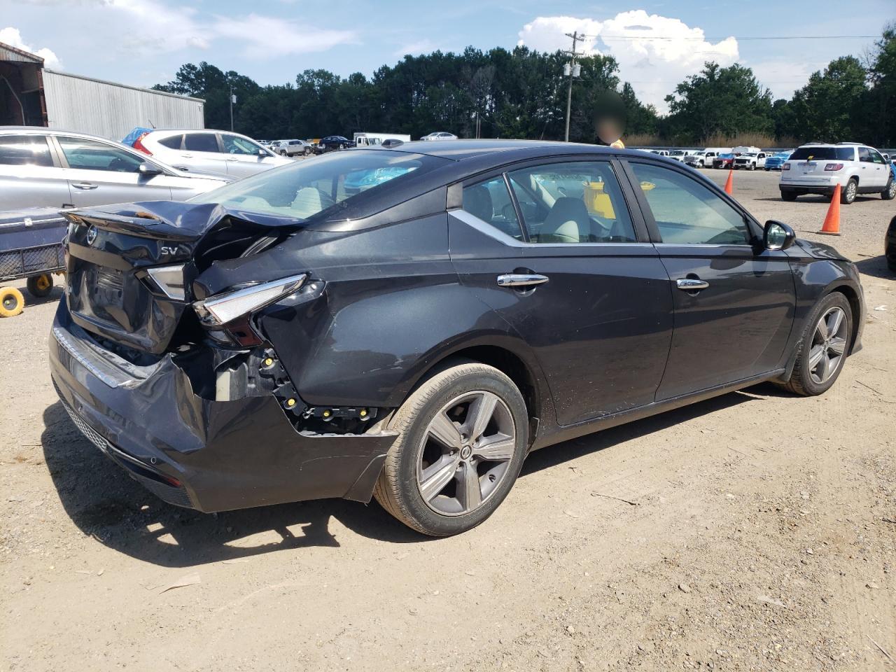 2021 Niss Altima Sv - Image 3