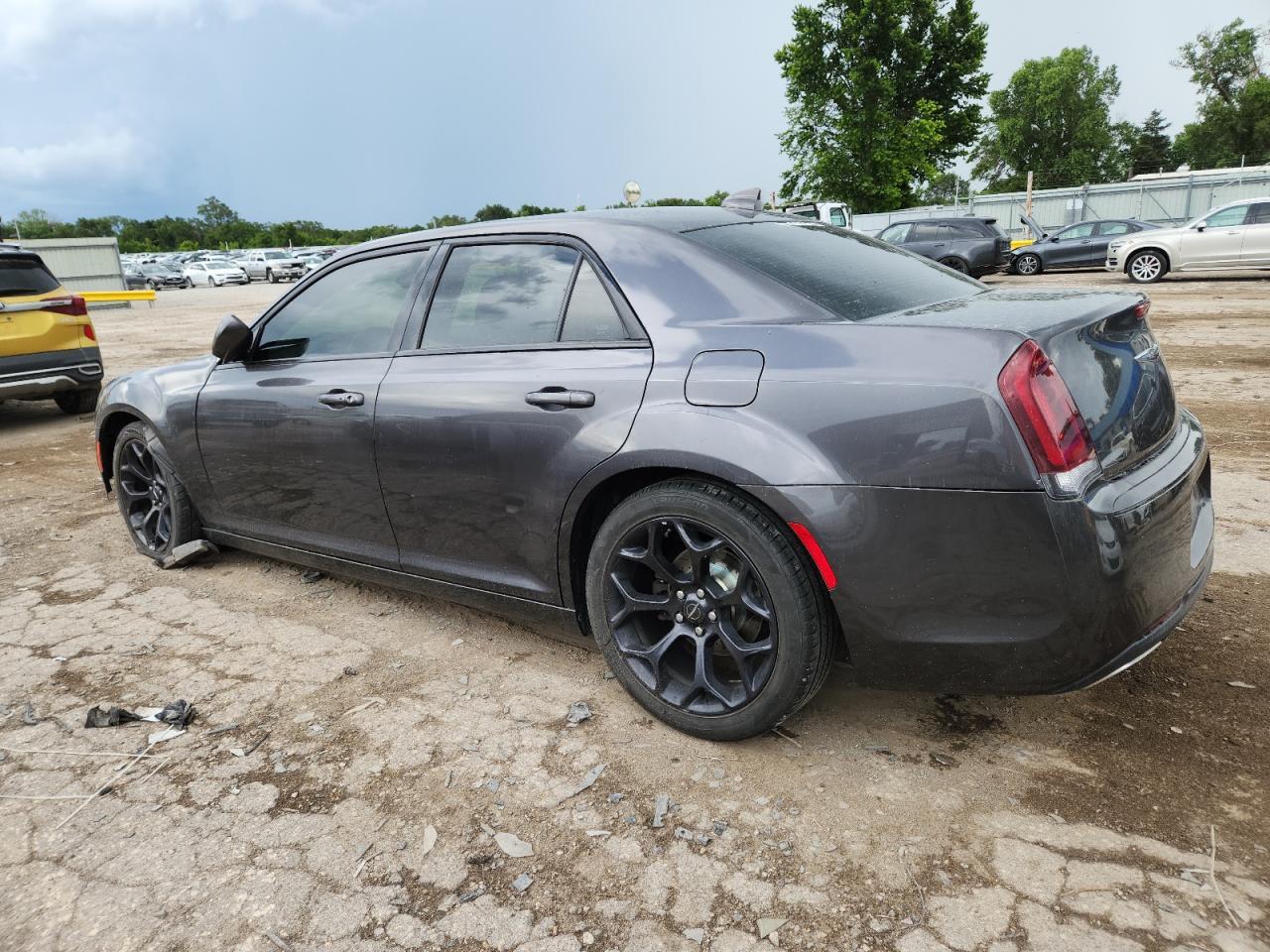 2019 Chrysler 300 S - Image 2