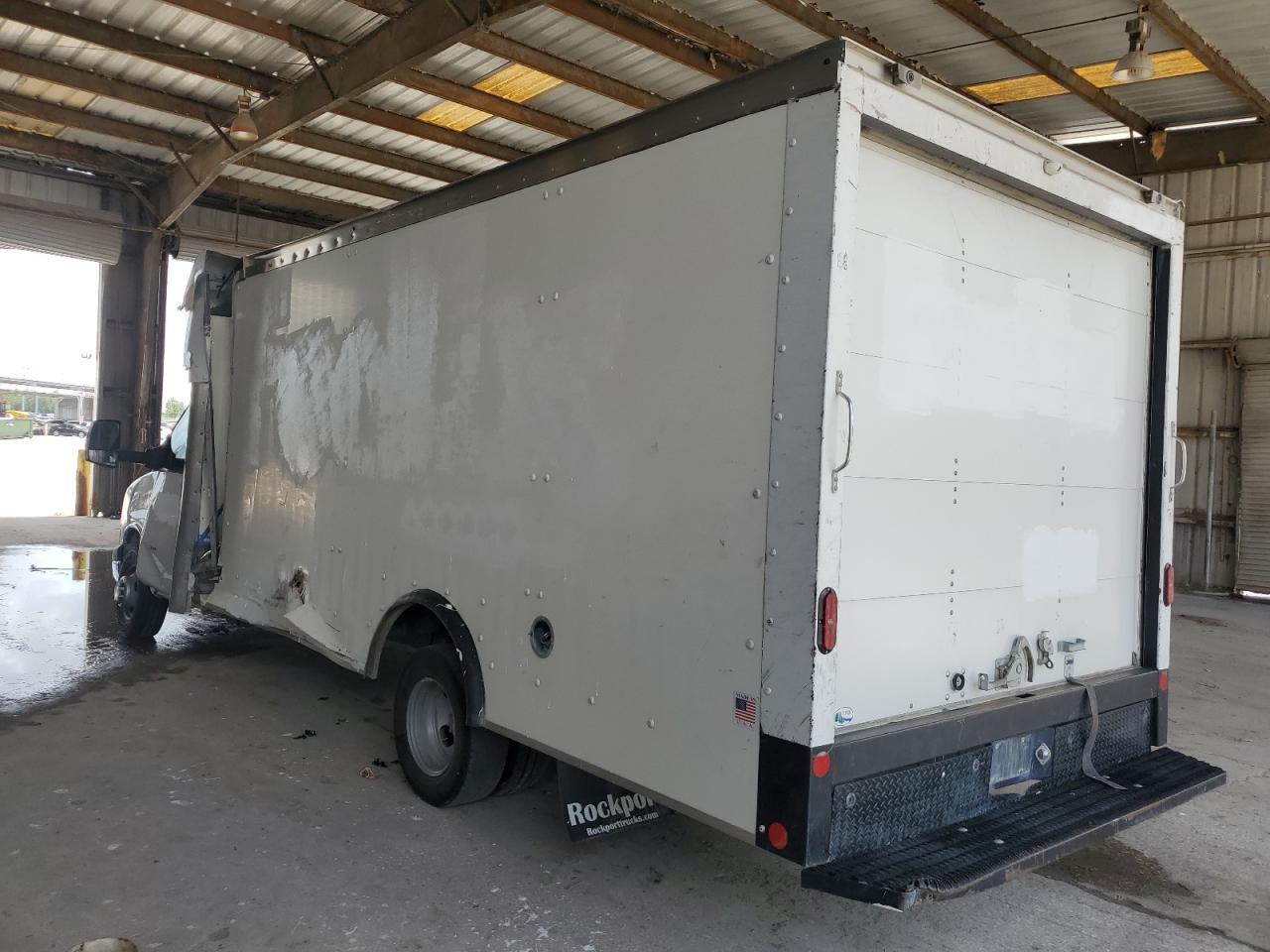 2022 Chevrolet Express G3500 - Фото 2