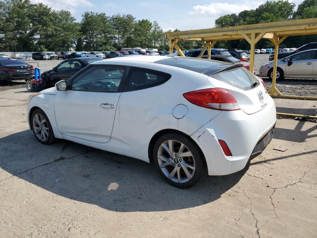 2016 Hyundai Veloster - Image 2