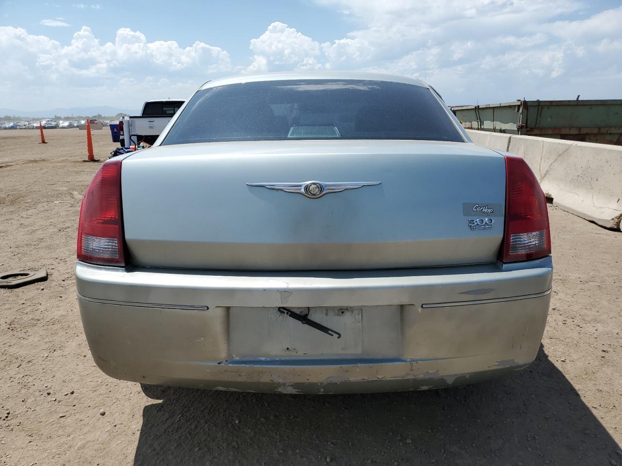 2006 Chrysler 300 Touring - Image 6