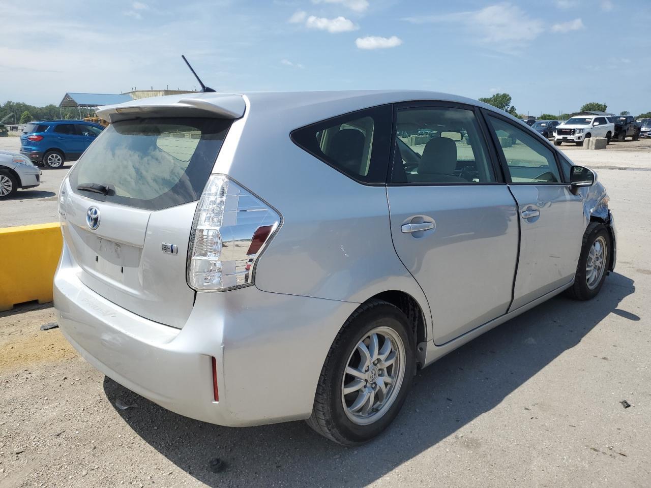 2012 Toyota Prius V - Image 3