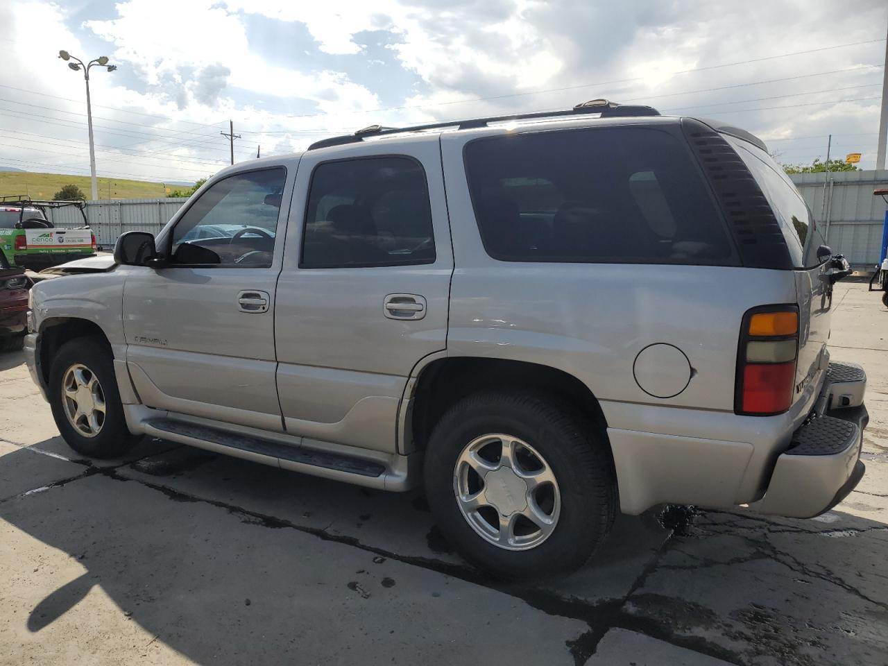 2005 GMC Yukon Denali - Фото 2
