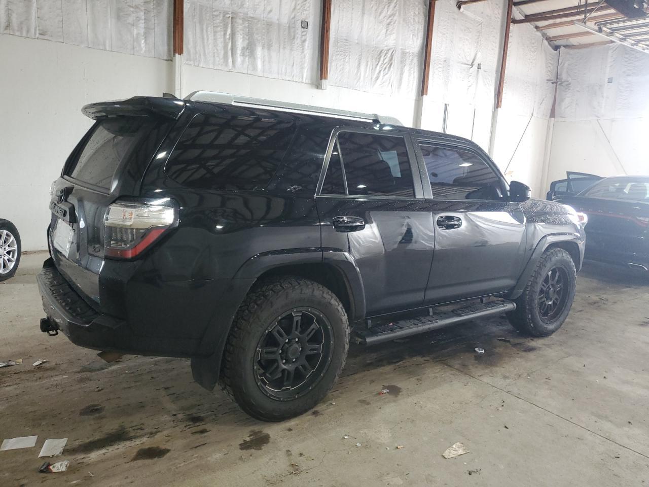 2018 Toyota 4Runner Sr5 - Фото 3