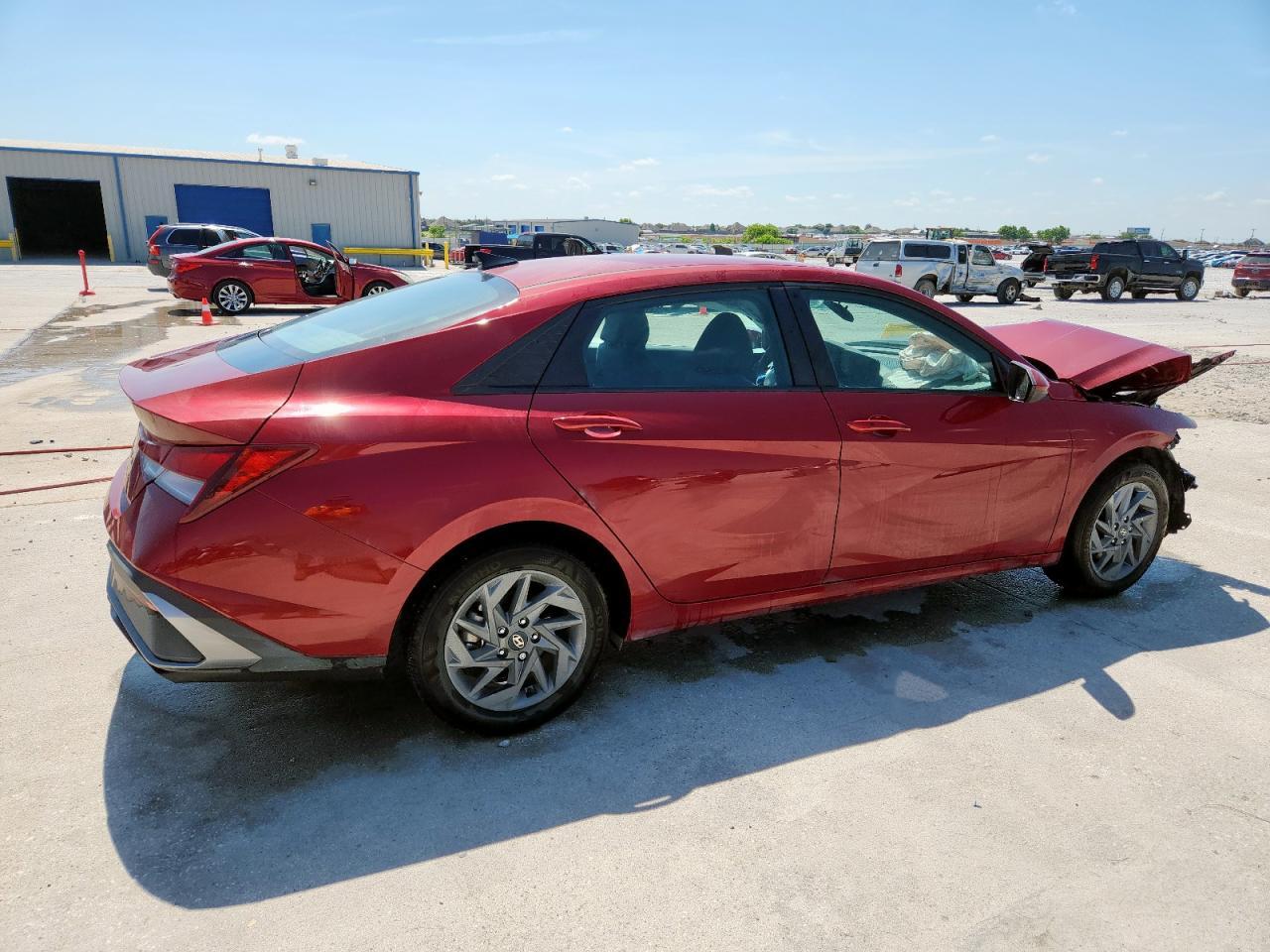 2024 Hyundai Elantra Sel - Фото 3