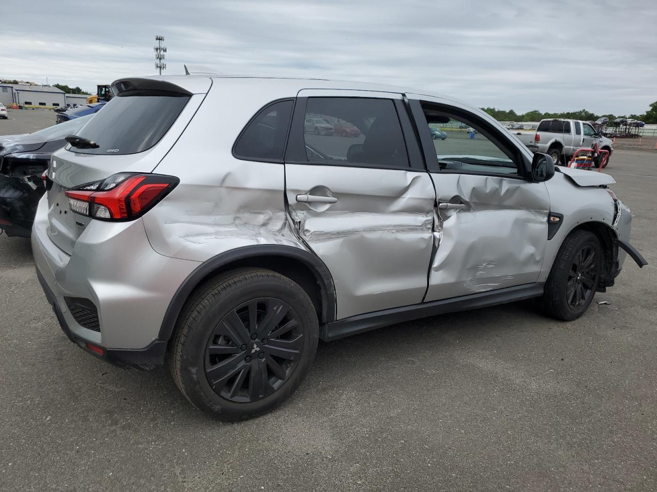 2023 Mitsubishi Outlander Sport S/Se - Фото 3