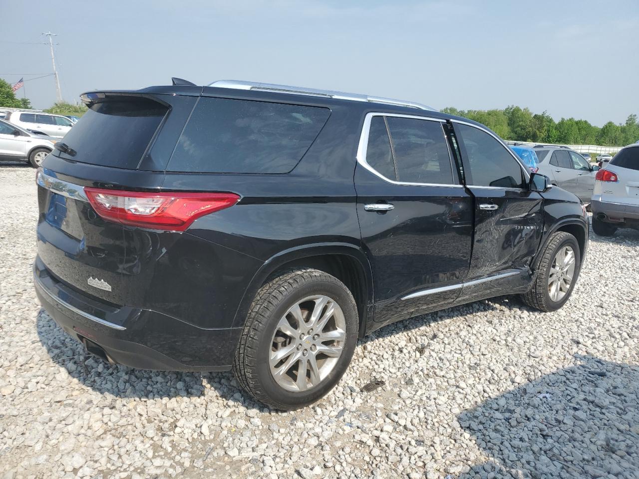 2019 Chevrolet Traverse High Country - Image 3