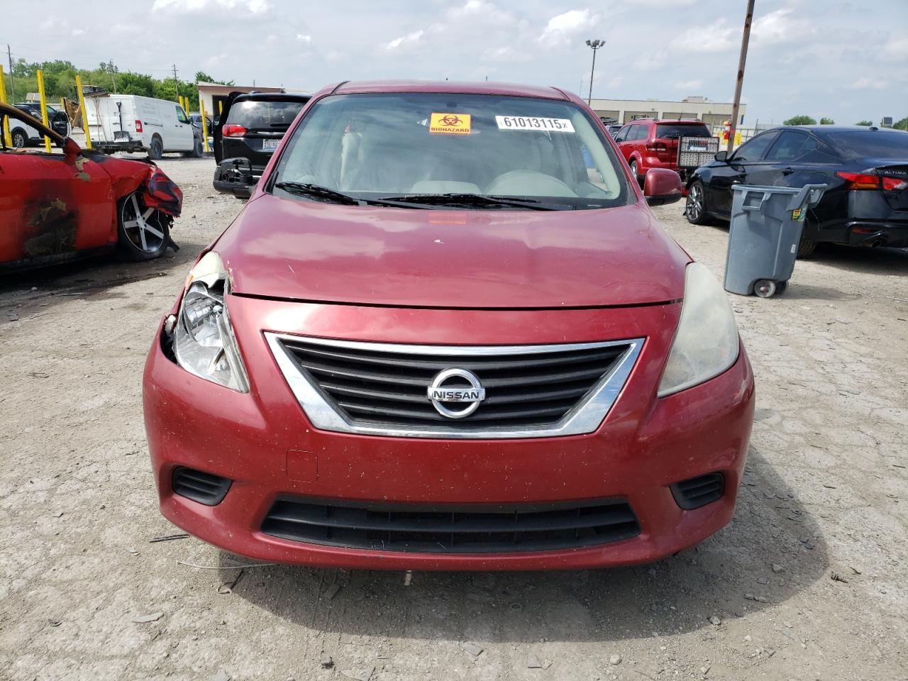 2014 Nissan Versa S - Фото 5