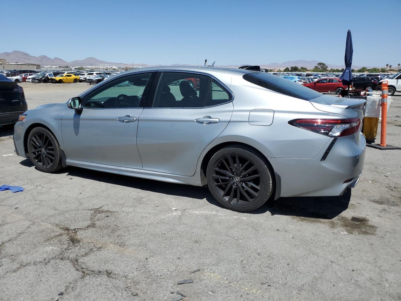 2022 Toyota Camry Xse - Фото 2
