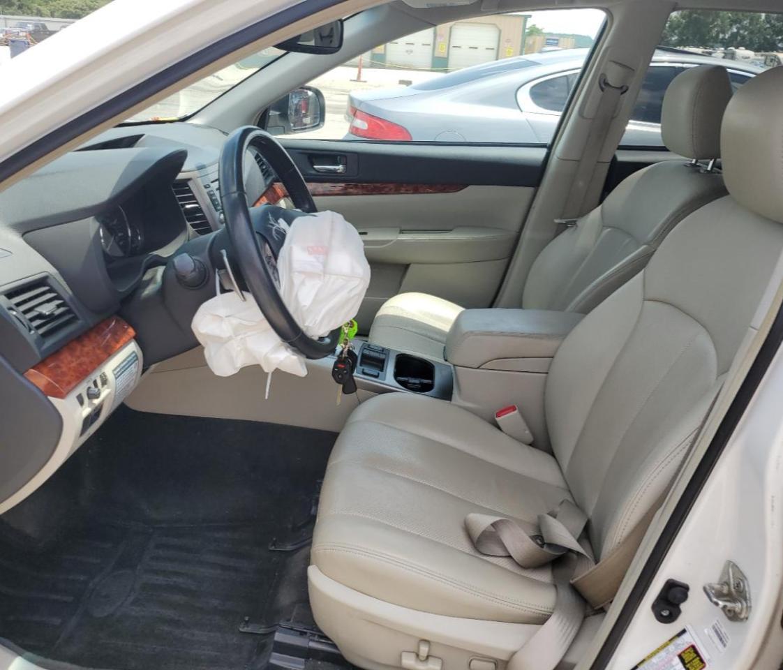 2012 Subaru Outback 2.5I Limited - Image 7