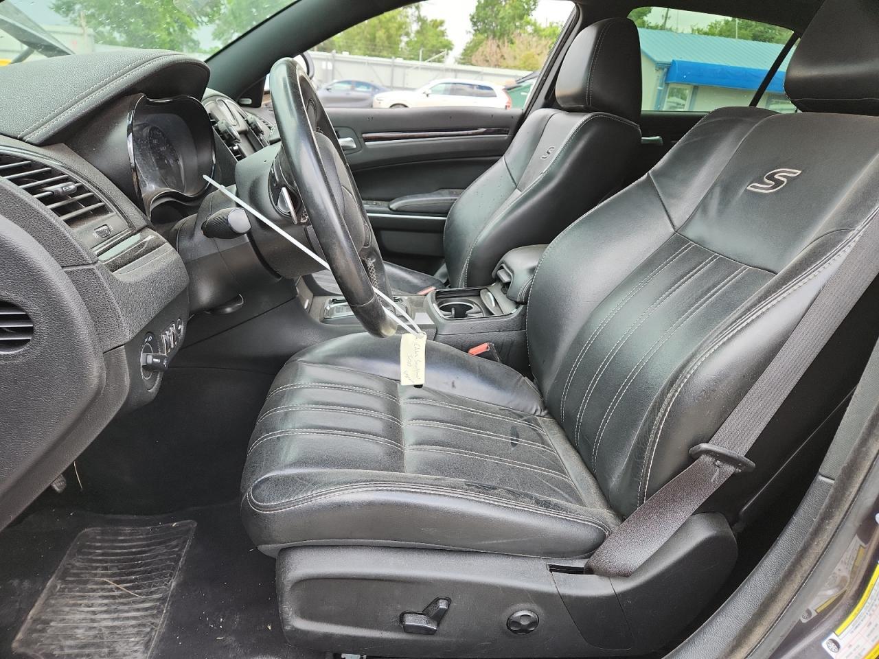 2019 Chrysler 300 S - Image 7