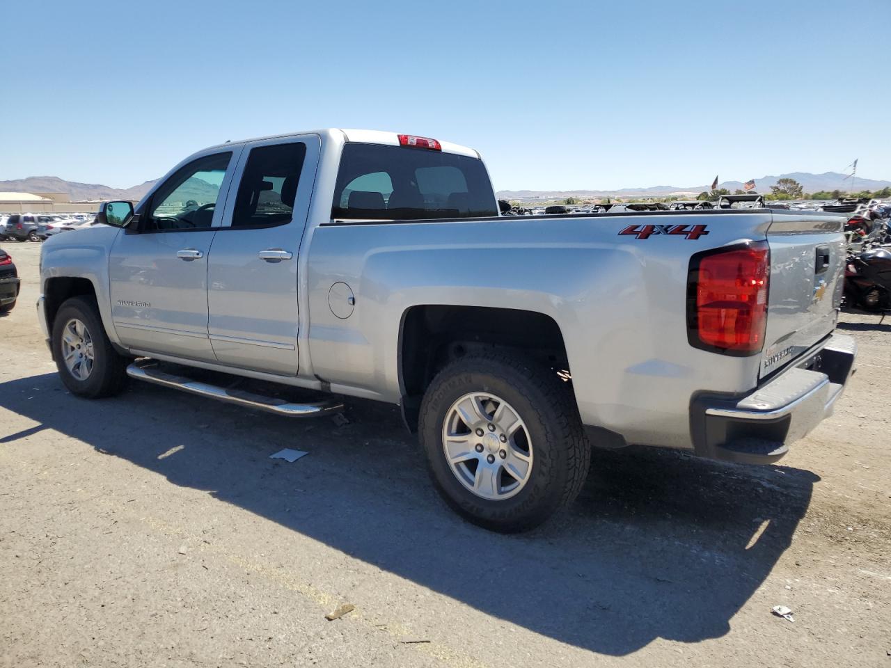 2018 Chevrolet Silverado K1500 Lt - Image 2