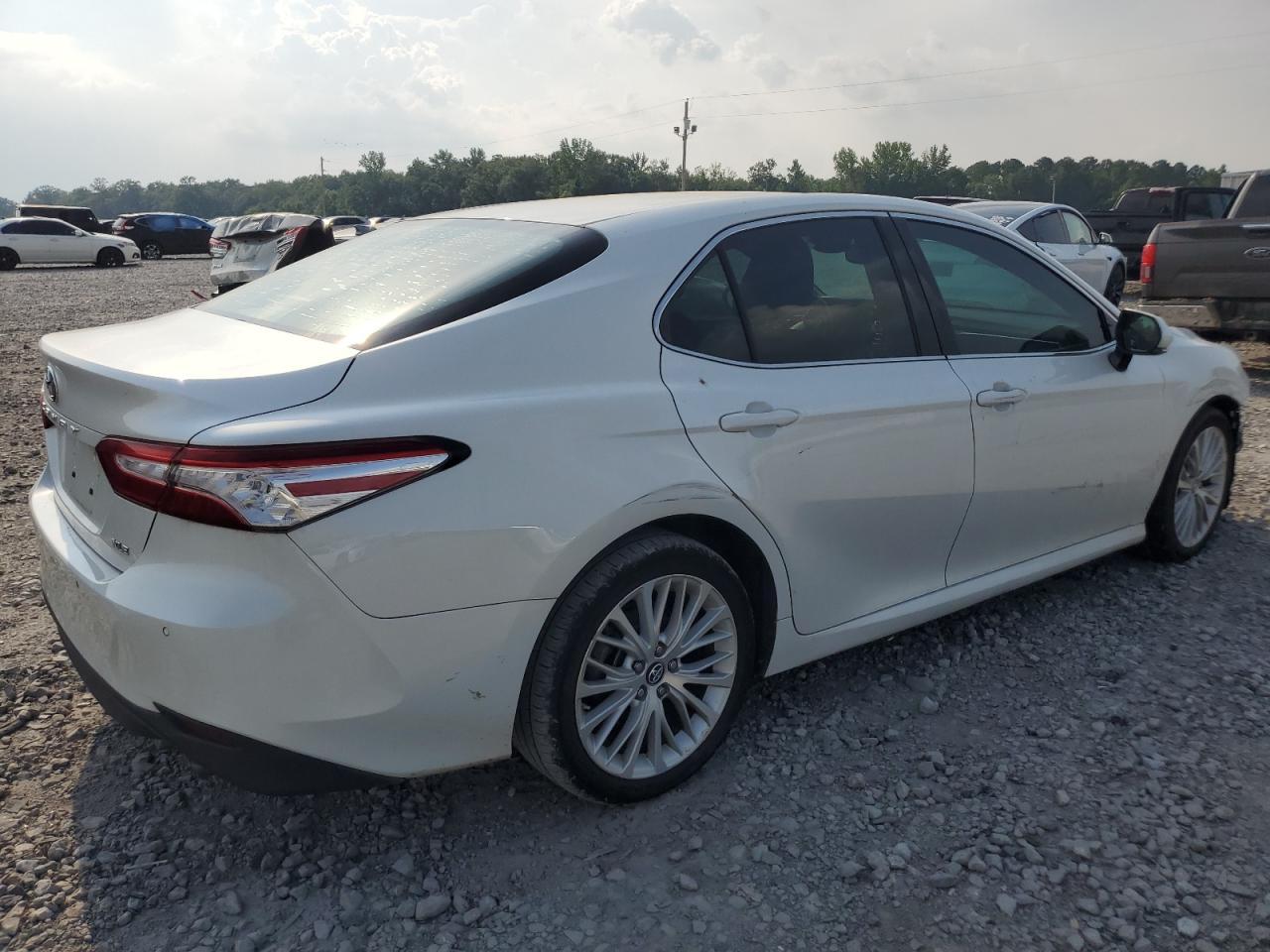 2018 Toyota Camry L - Фото 3