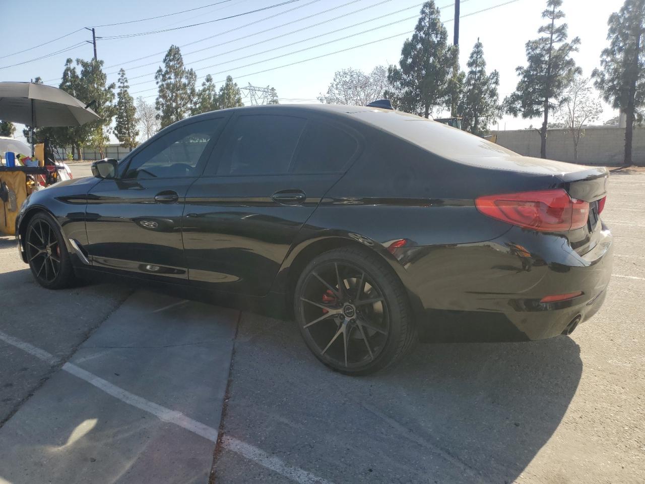 2019 BMW 530 I - Фото 2