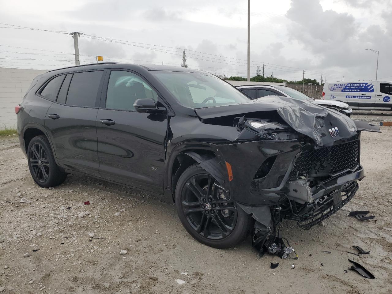 2025 Buick Enclave Sport Touring - Image 4