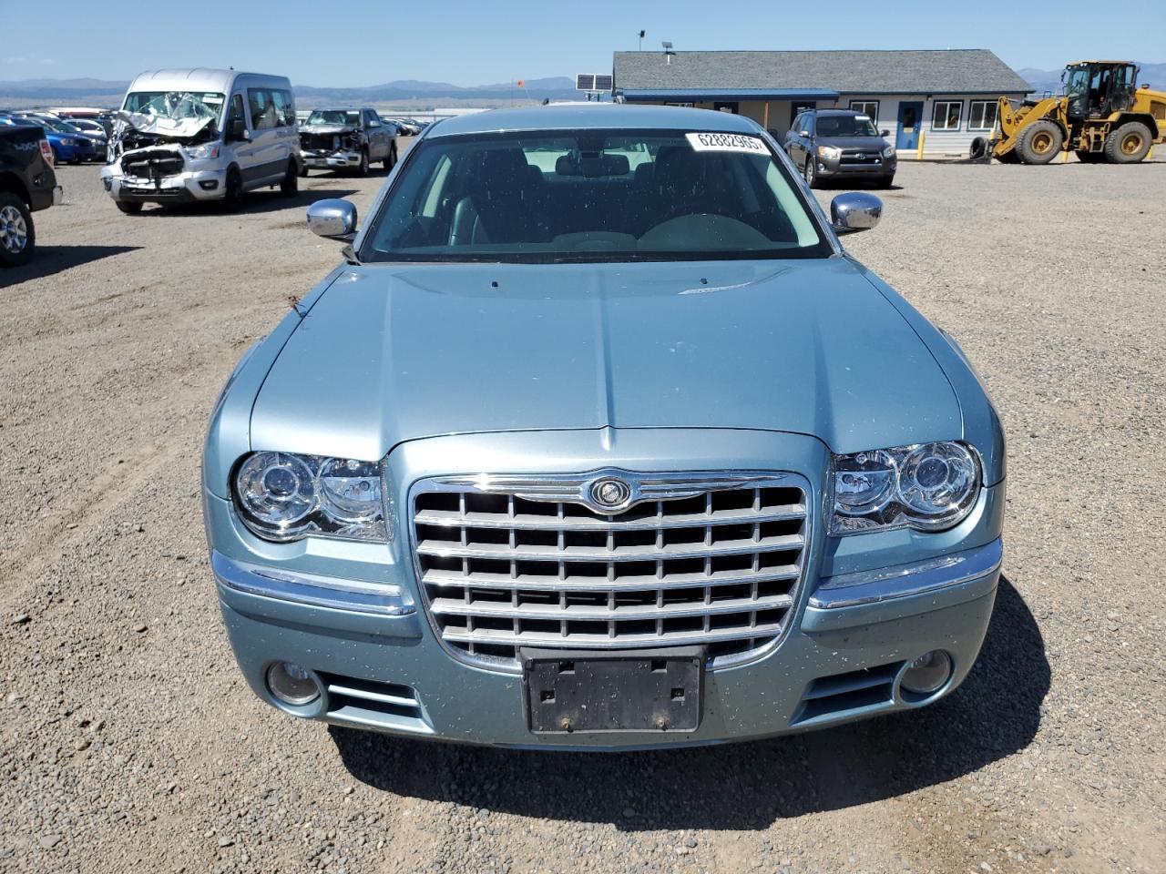 2009 Chrysler 300C - Image 5
