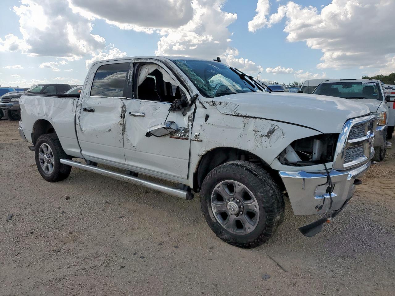 2018 Ram 2500 Slt - Image 4