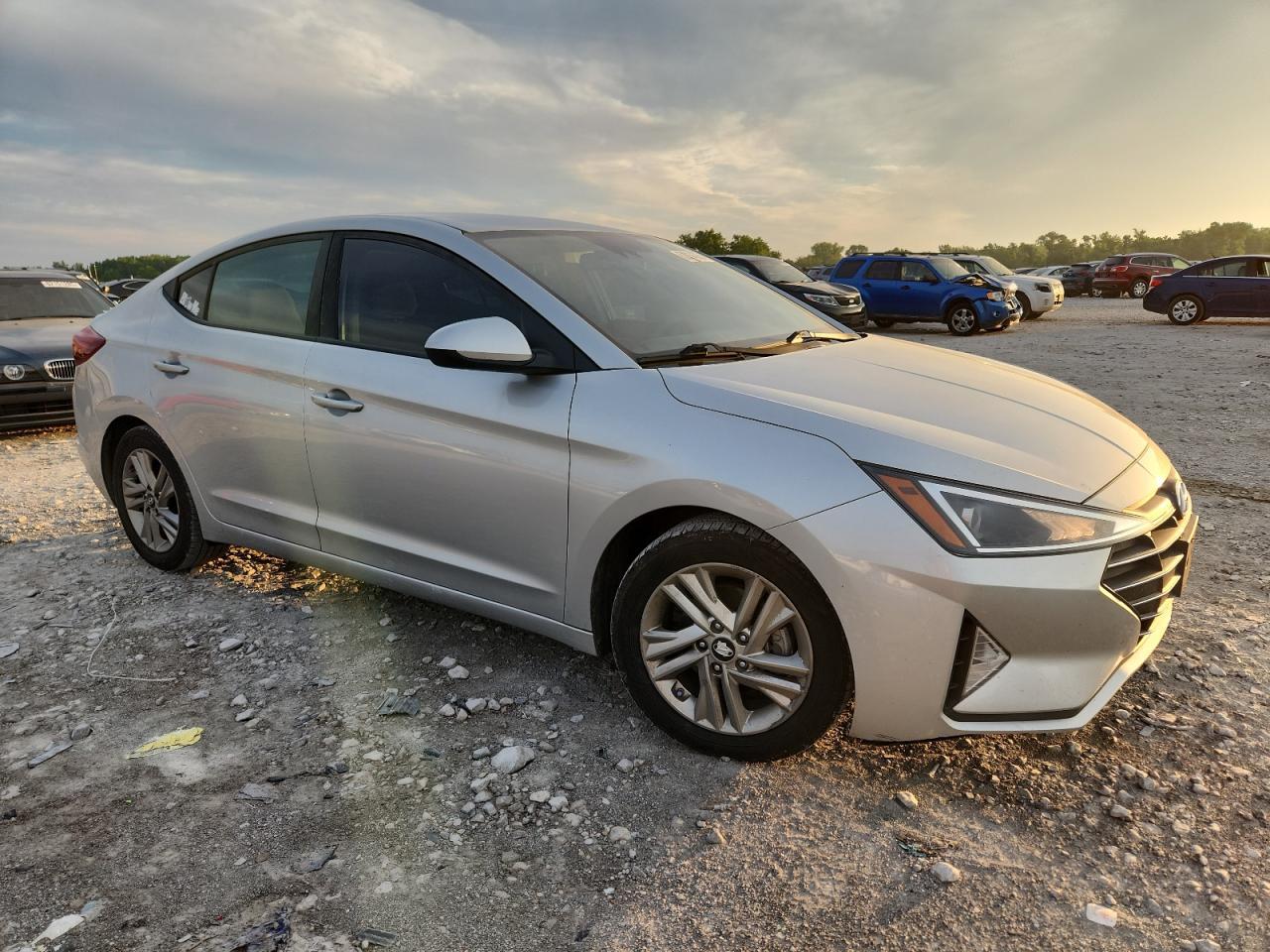 2019 Hyundai Elantra Sel - Image 4