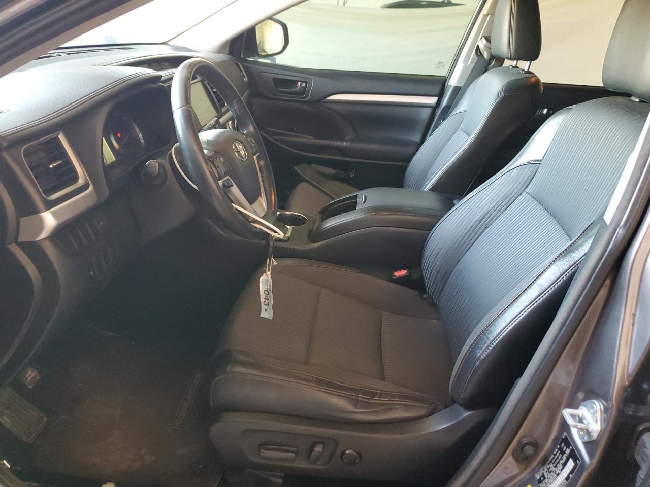 2016 Toyota Highlander Le - Image 7