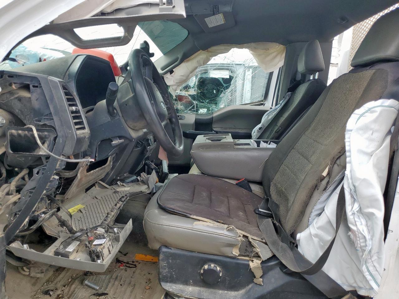 2020 Ford F550 Super Duty - Image 7