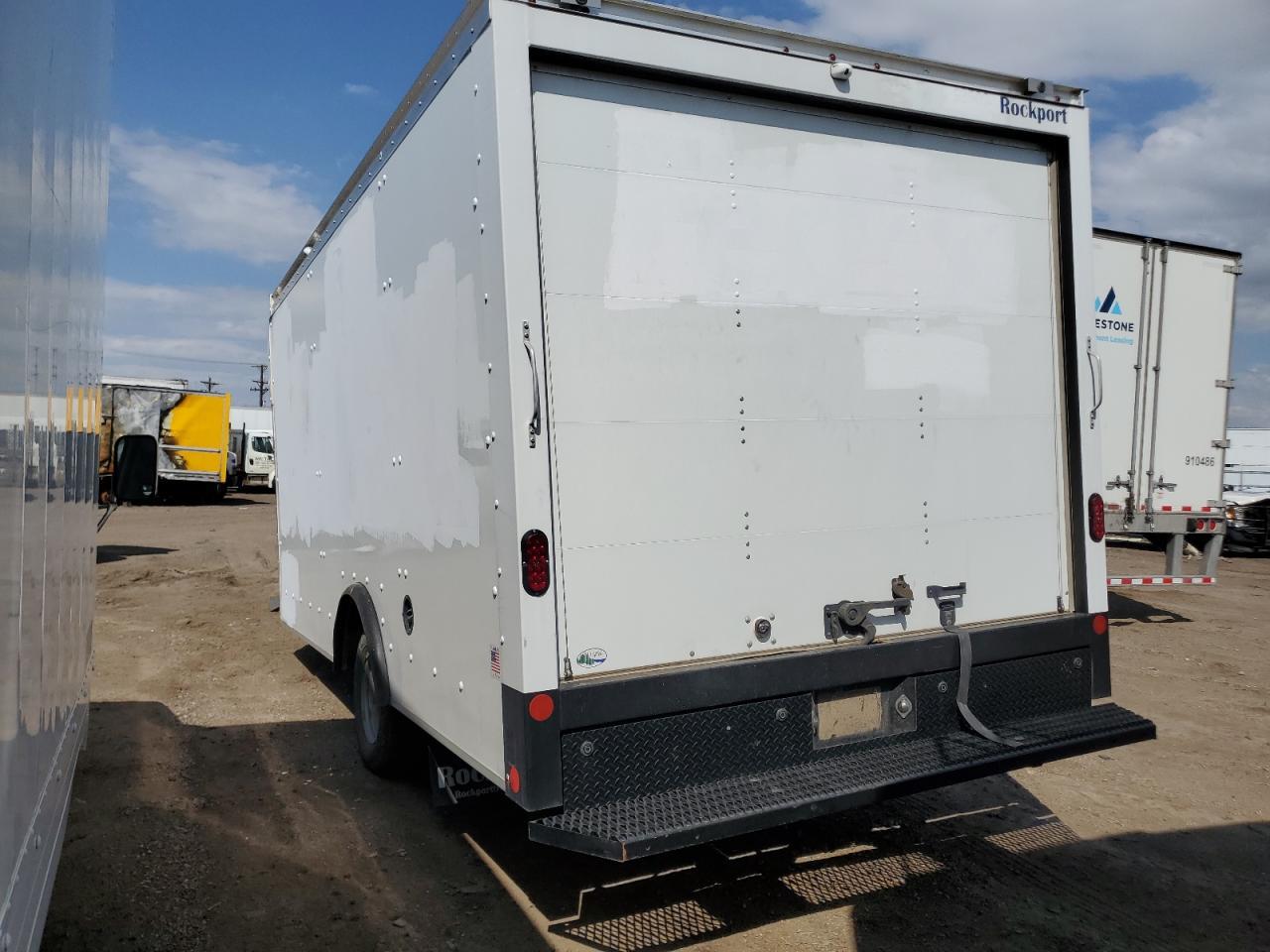 2022 Chevrolet Express G3500 - Фото 2