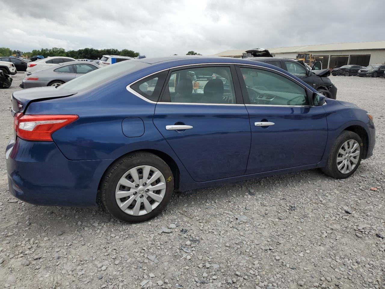2017 Nissan Sentra S - Фото 3