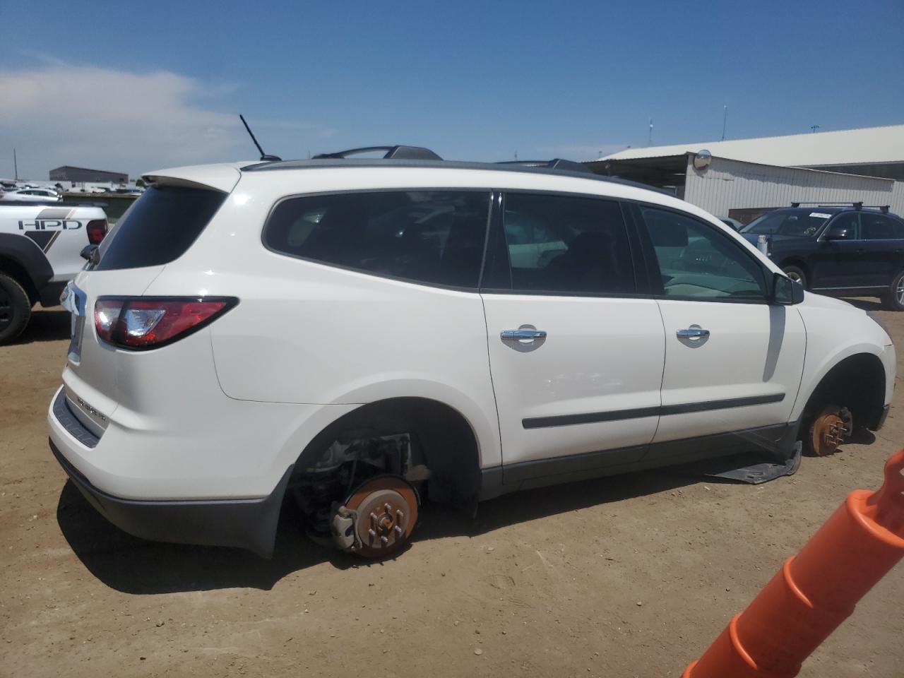 2014 Chevrolet Traverse Ls - Фото 3