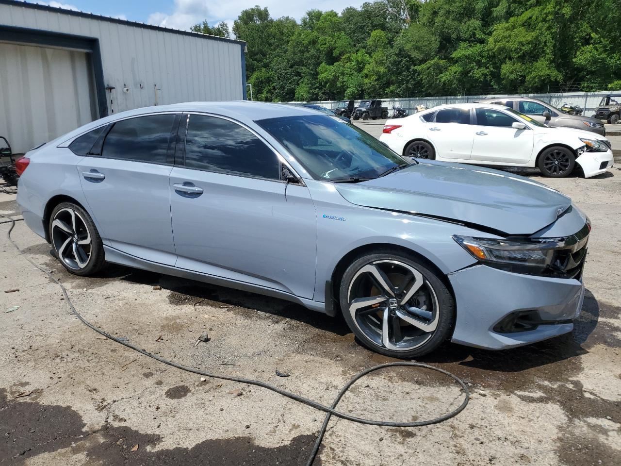 2022 Honda Accord Hybrid Sport - Image 4