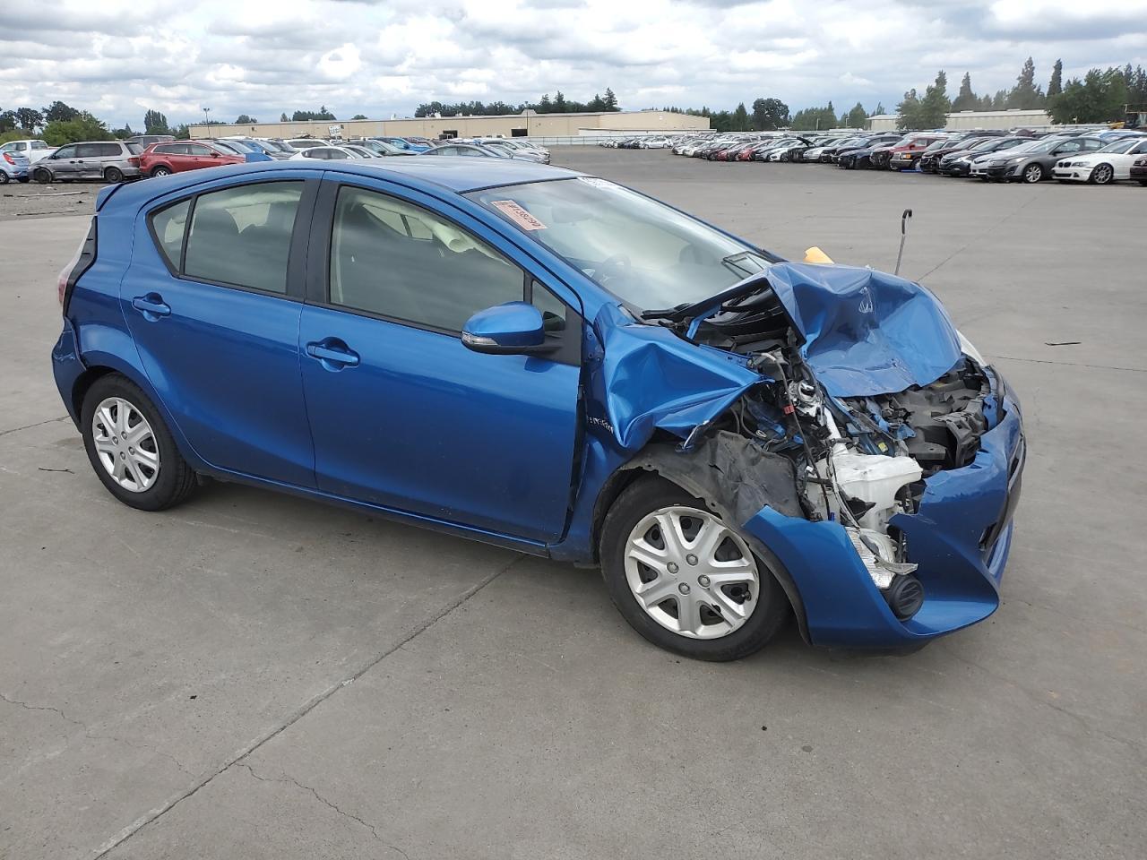 2015 Toyota Prius C - Image 4